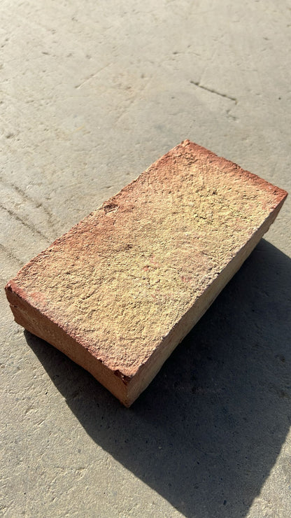 მისაქციელის აგურები